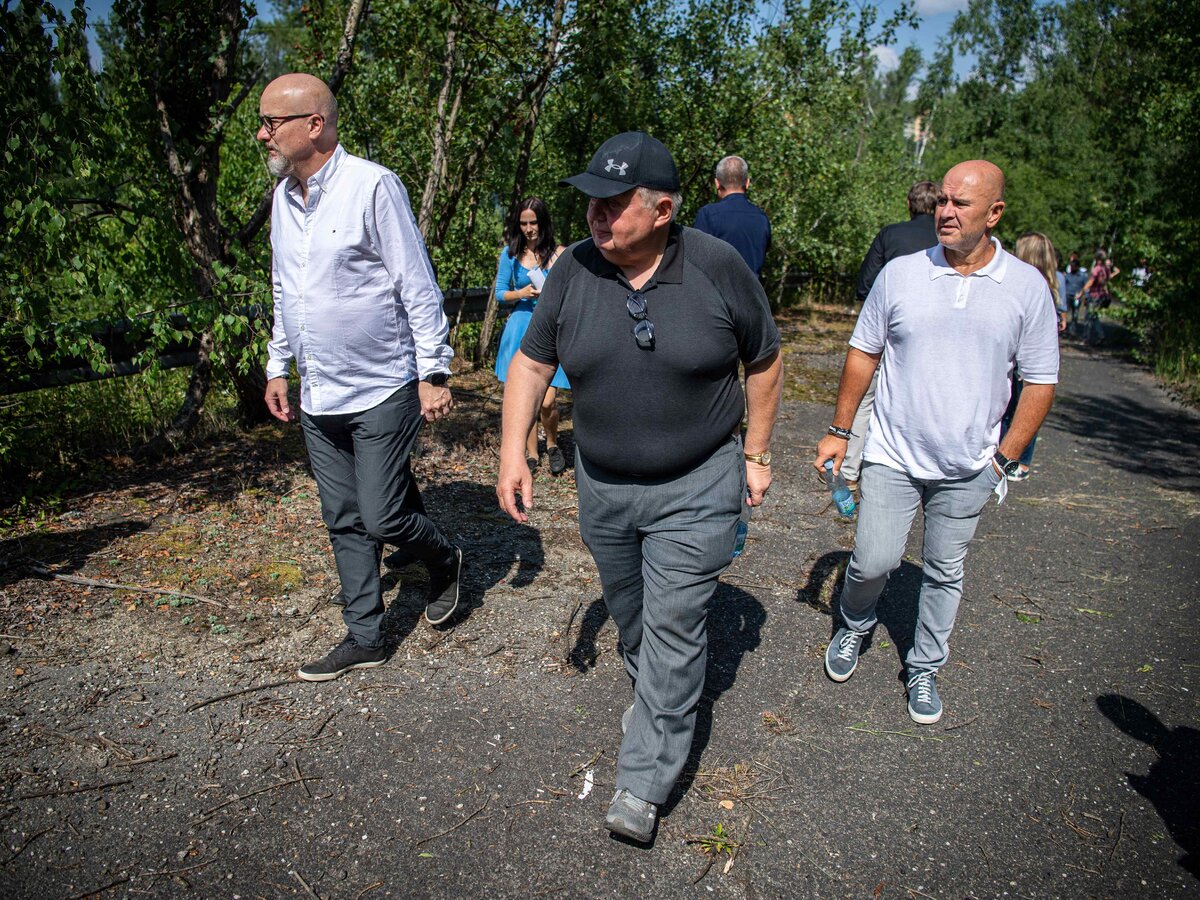 prohlídka lokality se zhotoviteli studie, majiteli pozemků a představiteli města, 2021, foto: archiv MMO, L. Kaboň