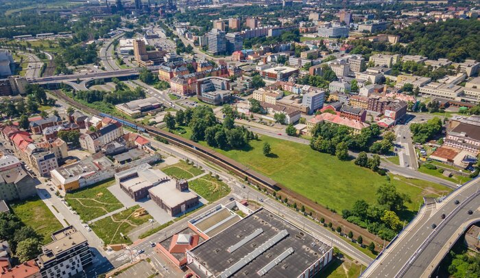 O bydlení v centru města je zájem, nová výstavba však vyžaduje jasný plán